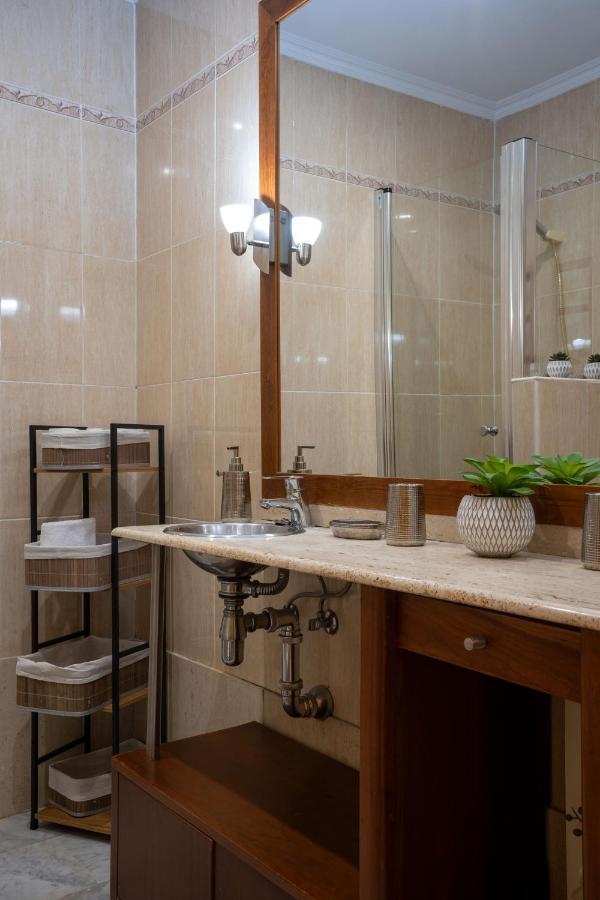 Reina Aixa- Apartamento Centro Granada Luaran gambar